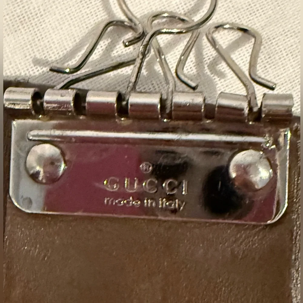 GUCCI Monogram Key Chain. Brown and Tan Key Case and Card Holder. - Picture 3 of 11